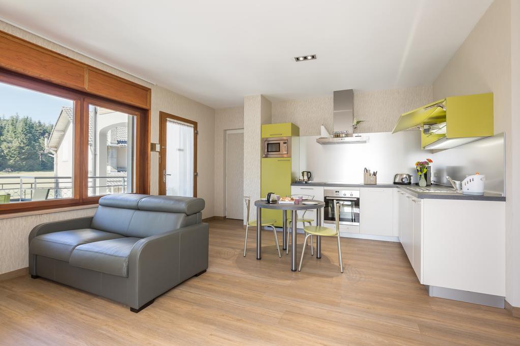 Logis Hotel Le Relais Du Bois Vialotte Льо Шамбон-сюр-Линьон Екстериор снимка