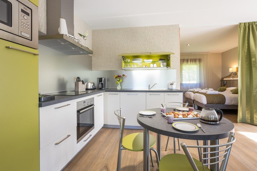 Logis Hotel Le Relais Du Bois Vialotte Льо Шамбон-сюр-Линьон Екстериор снимка