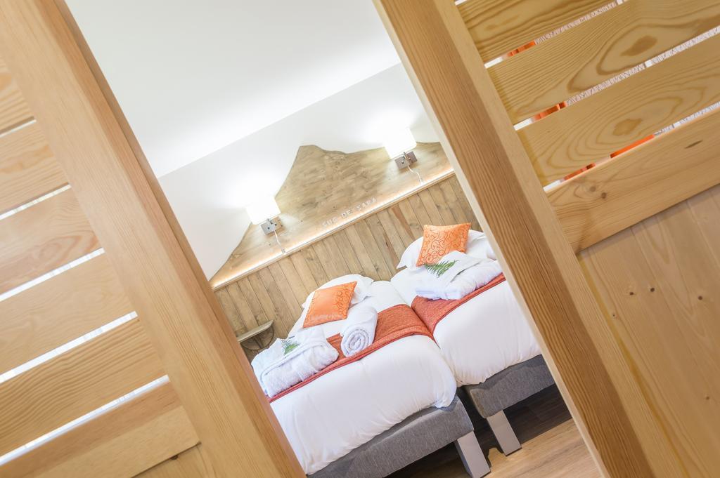 Logis Hotel Le Relais Du Bois Vialotte Льо Шамбон-сюр-Линьон Екстериор снимка