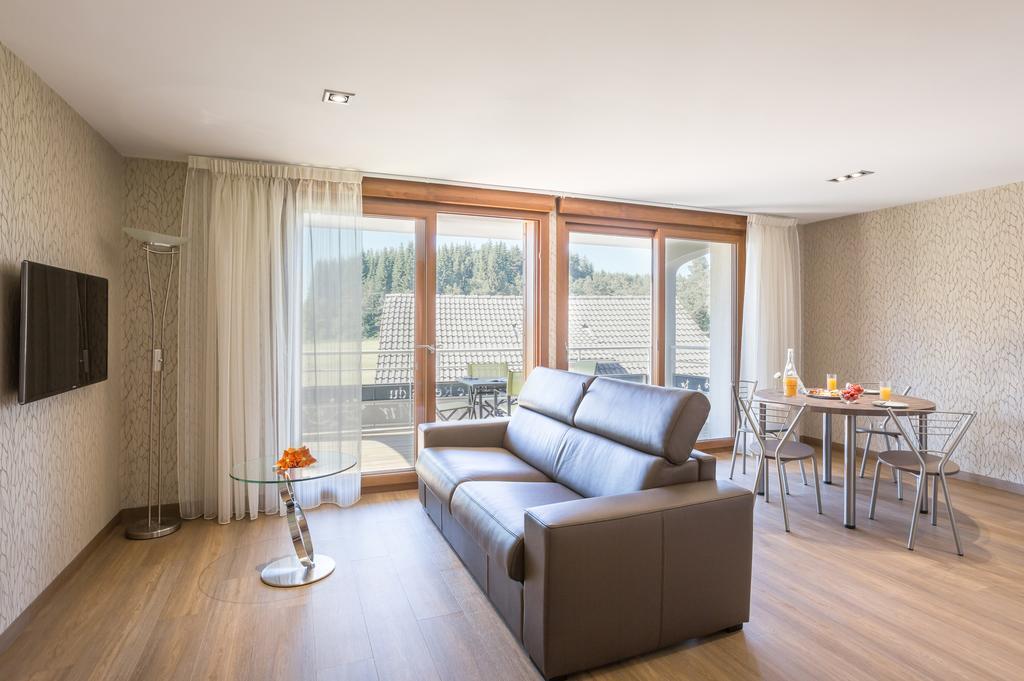 Logis Hotel Le Relais Du Bois Vialotte Льо Шамбон-сюр-Линьон Екстериор снимка