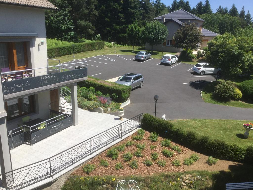 Logis Hotel Le Relais Du Bois Vialotte Льо Шамбон-сюр-Линьон Екстериор снимка